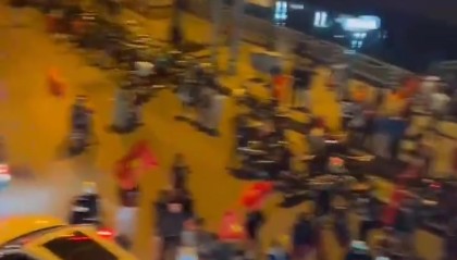 开云体育app-越南U23夺季军后：国内彻夜沸腾，深夜街头摩的穿梭，喇叭声轰鸣