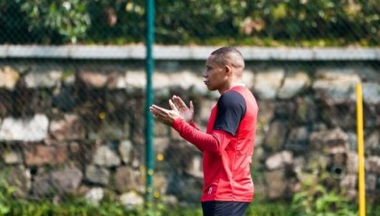 开云体育-韦林顿-席尔瓦带伤参加训练，嘴上还有包扎