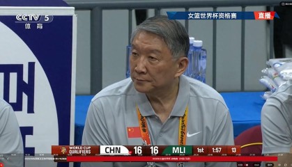 开云体育平台-光漂亮有何用？全场3中0，0板0断0帽+空篮不中，球迷：用高颂换她