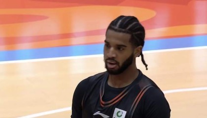 开云体育-克里斯17罚17中，山东男篮9分险胜 珀塞尔37+6 新外援首秀需适应